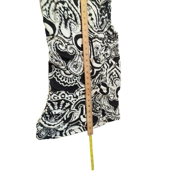 International concepts white  and black body con dress with keyhole  Size 10 - Picture 13 of 14